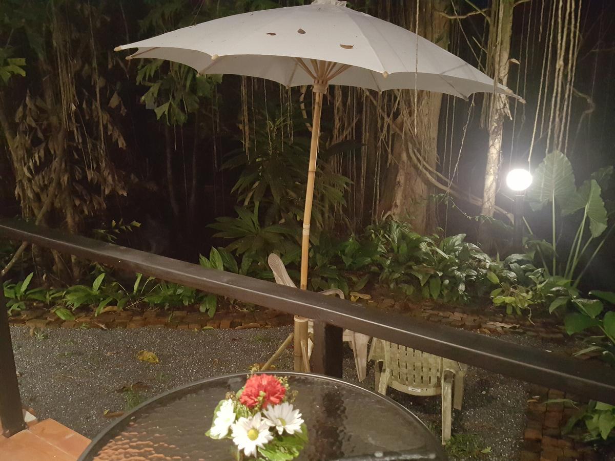 Hug Rimtharn Hotel Ban Khao Klom Eksteriør billede