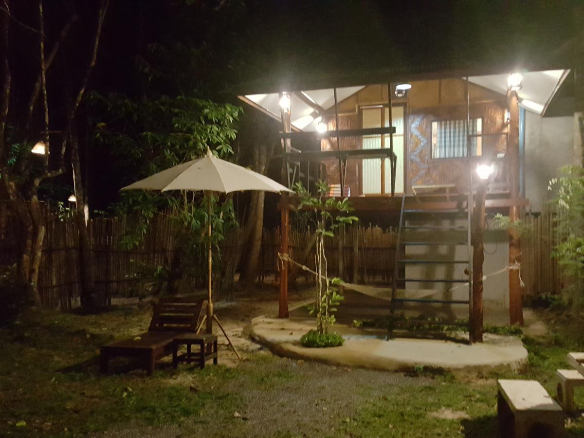 Hug Rimtharn Hotel Ban Khao Klom Eksteriør billede