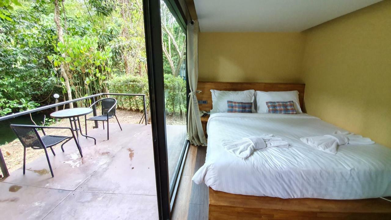 Hug Rimtharn Hotel Ban Khao Klom Værelse billede