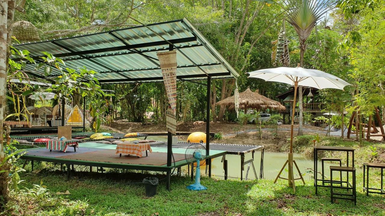 Hug Rimtharn Hotel Ban Khao Klom Eksteriør billede